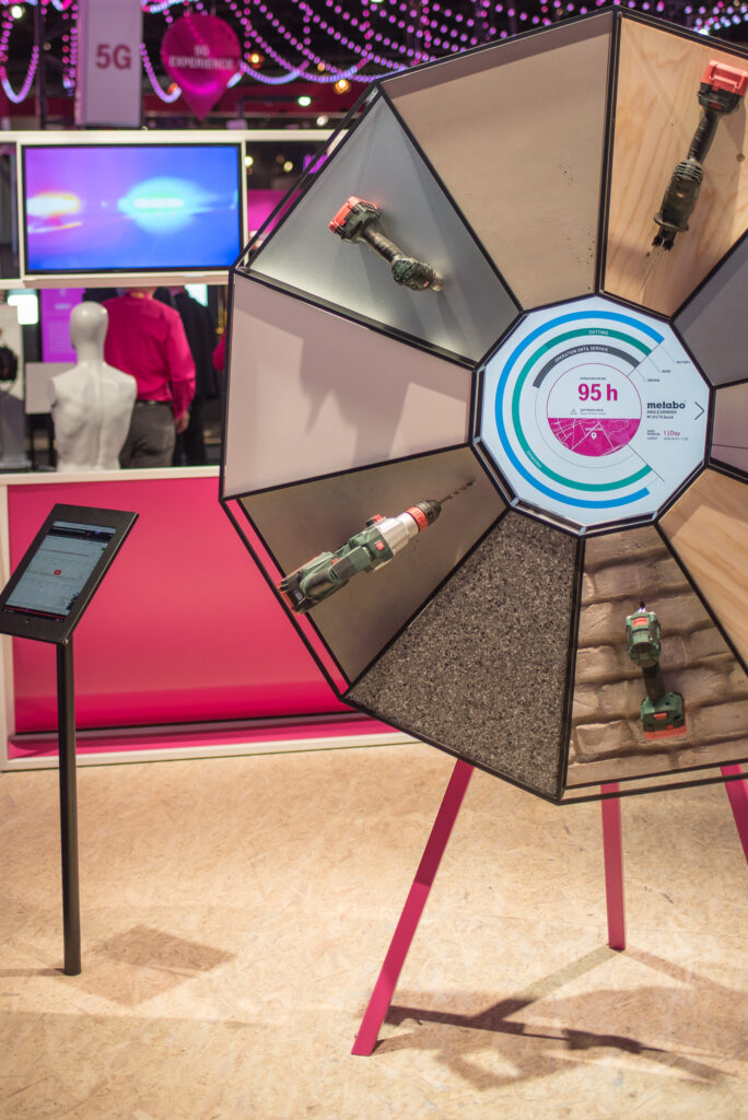 Instagram Carousel Post T-Mobile Monter Inspiration MWC