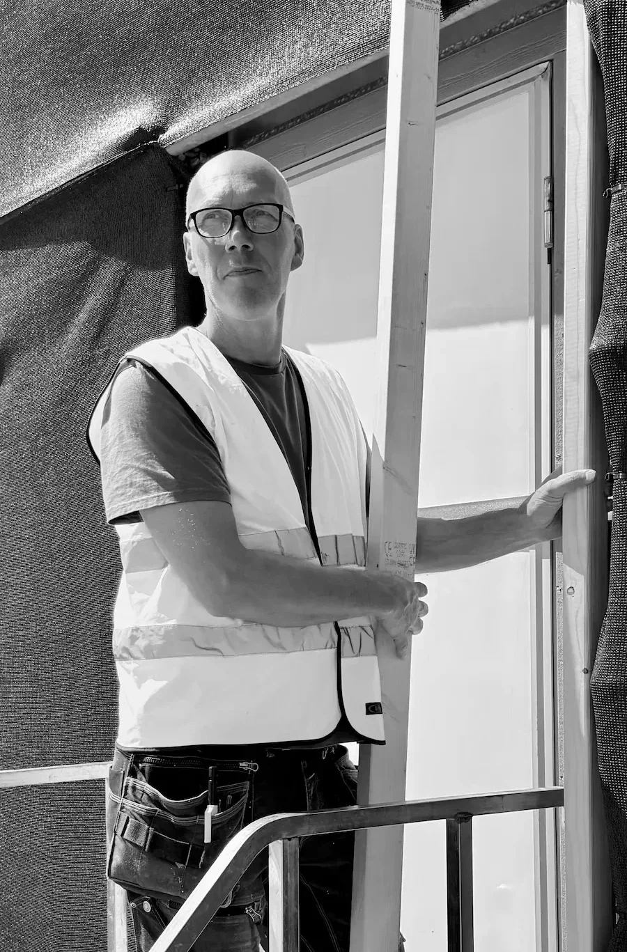 Sonny Knudsen, snickare och monterbyggare på Front Row Exhibitions i Göteborg