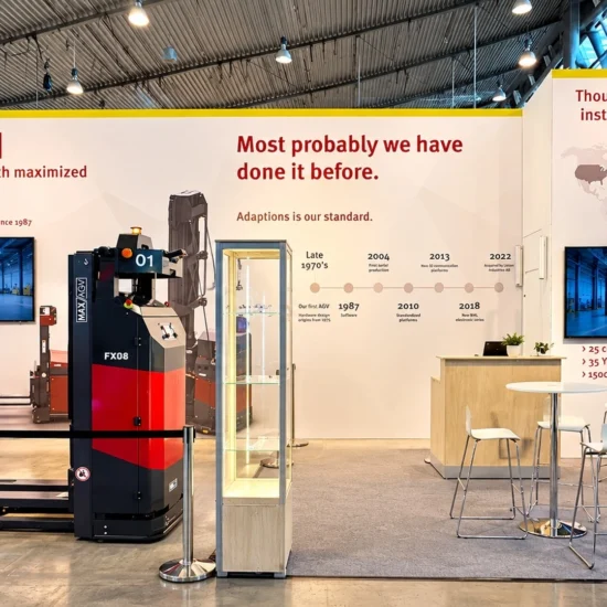 MAXAGV:s mässmonter på LogiMAT 2026, byggd av Front Row Exhibitions