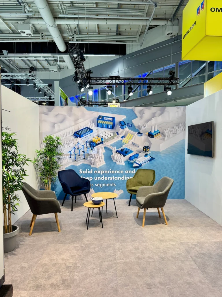 Lounge i VEOs mässmonter på Elfack 2025